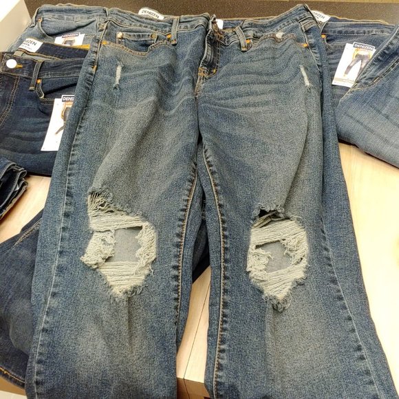 Denizen Levi's® Women's Mid-Rise Boyfriend Jeans - Picture 9 of 10